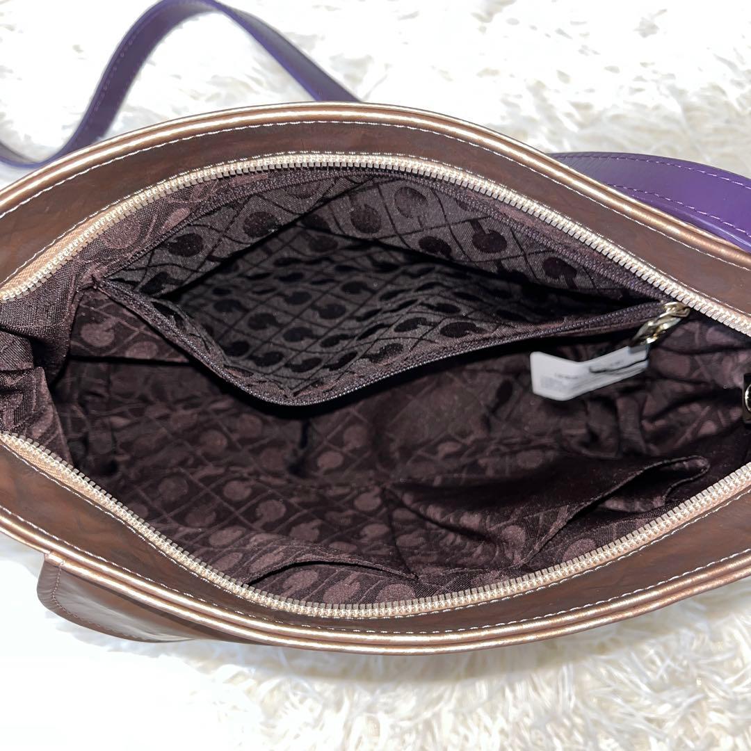 未使用✨ゲラルティーニ ソフティ　クロス　ショルダーバッグ