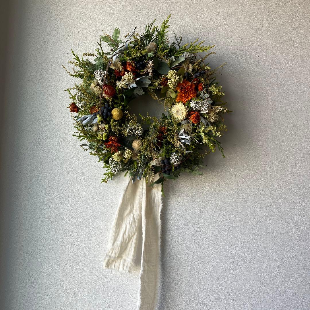 オーレアミモザの蕾とイエローのリース　春　クラスペディア　アリッサム