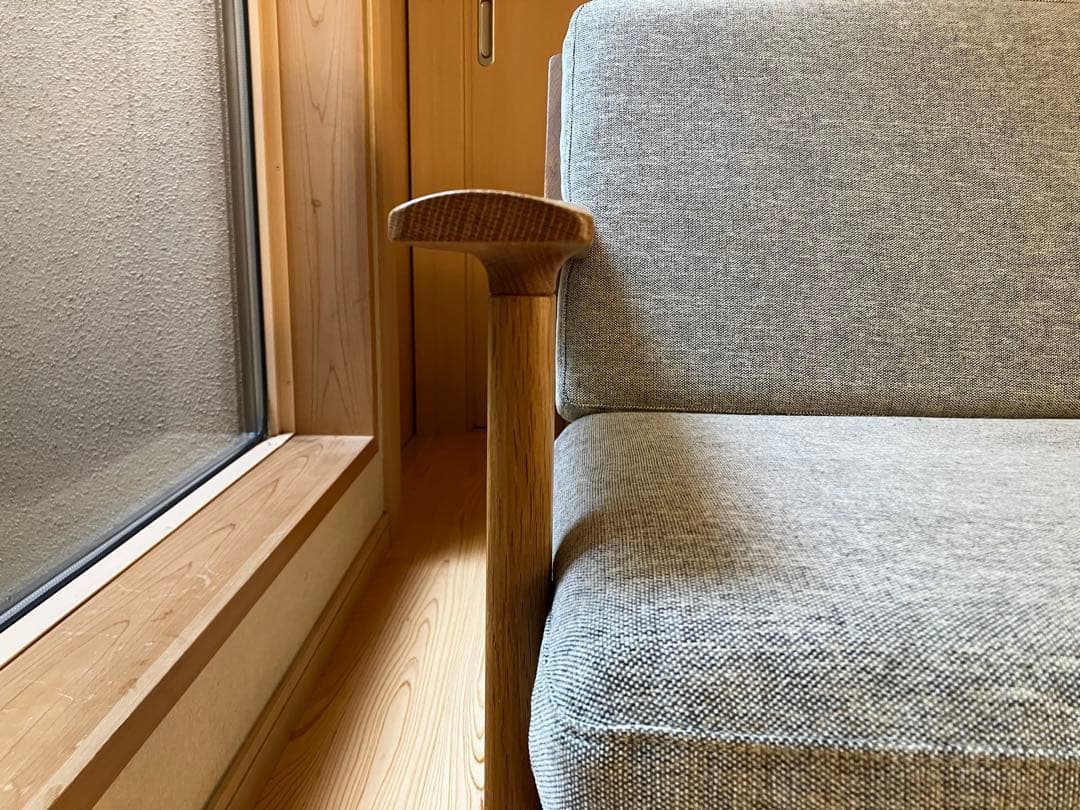 ３人掛けソファ　木製フレーム　無垢材　ナラ　オーク材　北欧デザイン　ビンテージ