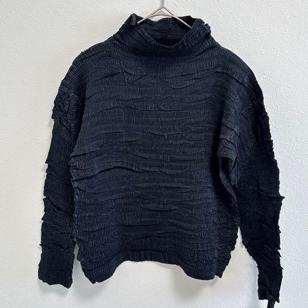 極美品✨ISSEY MIYAKE 立体プリーツ　ブラック　長袖　トップス