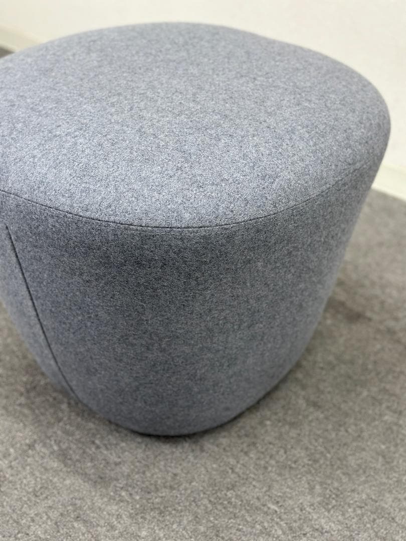 美品■アンドリューワールド■BEAT　オットマン　スツール　グレー系