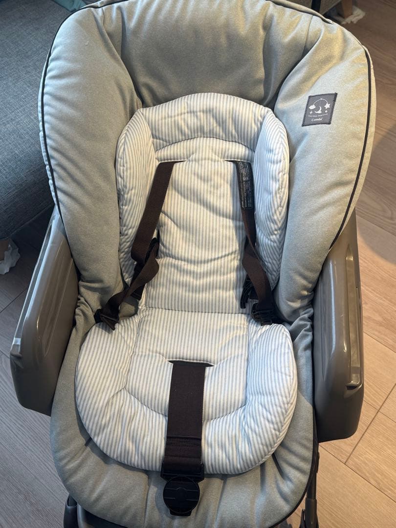 【美品】combi ハイローチェア ネムリラ 手動式 2021年購入品