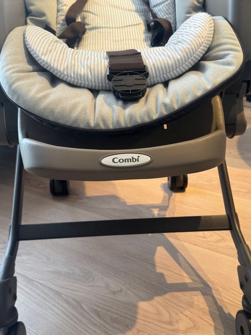 【美品】combi ハイローチェア ネムリラ 手動式 2021年購入品