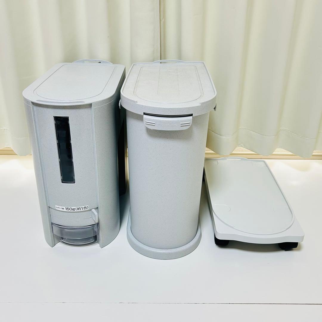 【極美品】Tupperware 米びつ ストッカー&キャスター付き