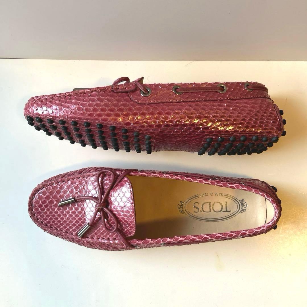 未使用　TOD'S トッズ　パイソン　ドライビングシューズ 37