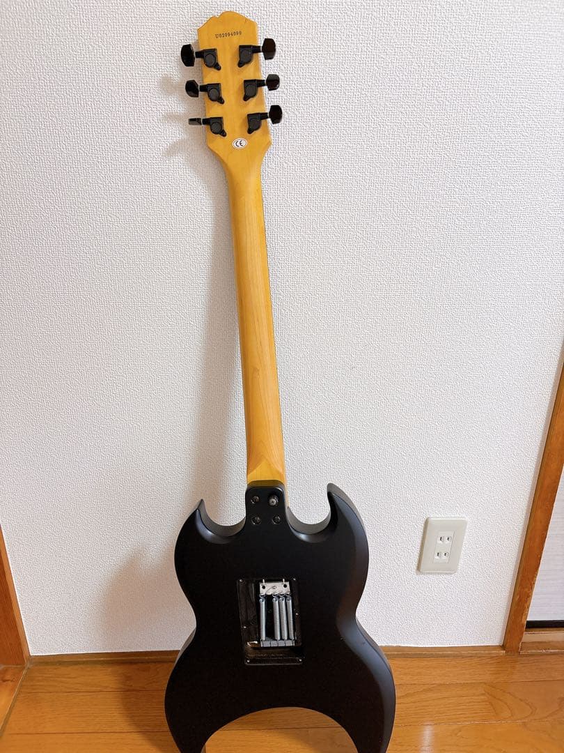 。Epiphone エピフォン ギター　エレキギター　弦楽器　一部欠損あり