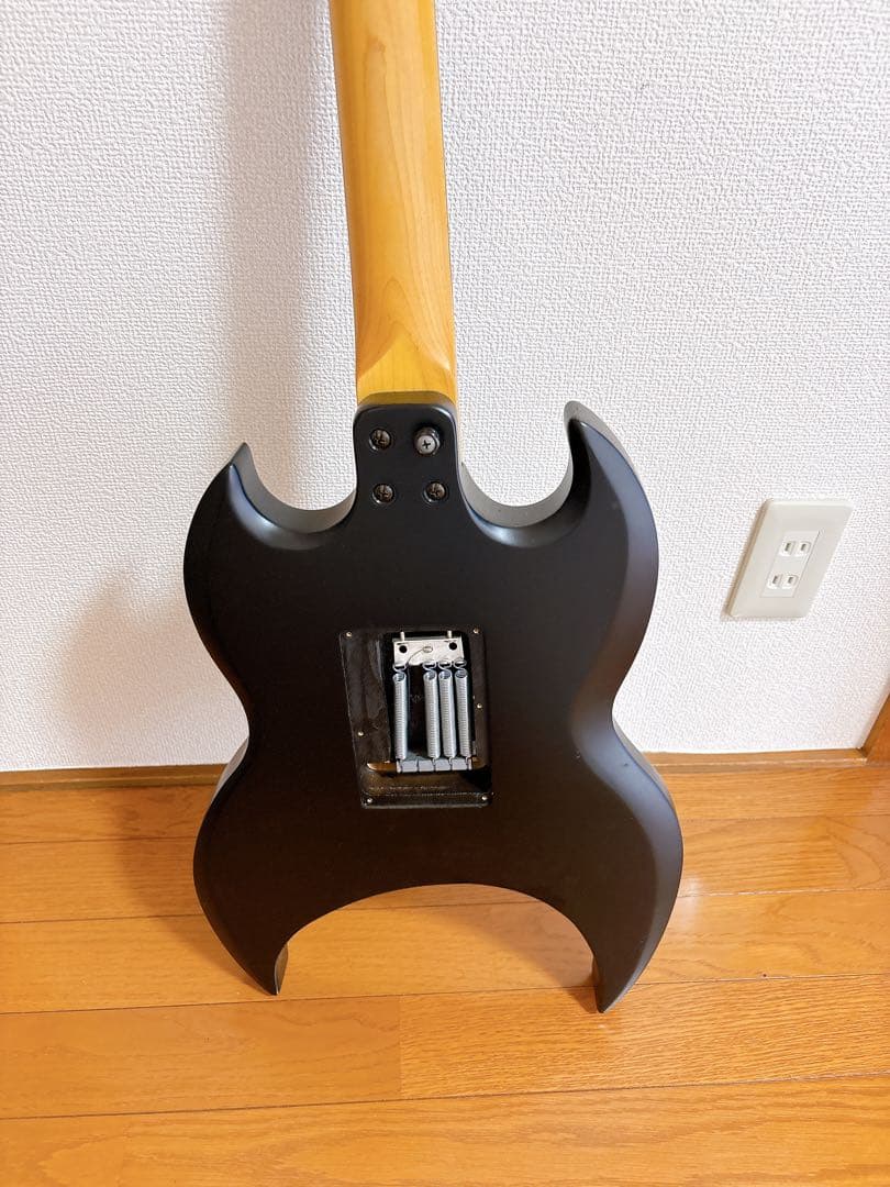 。Epiphone エピフォン ギター　エレキギター　弦楽器　一部欠損あり