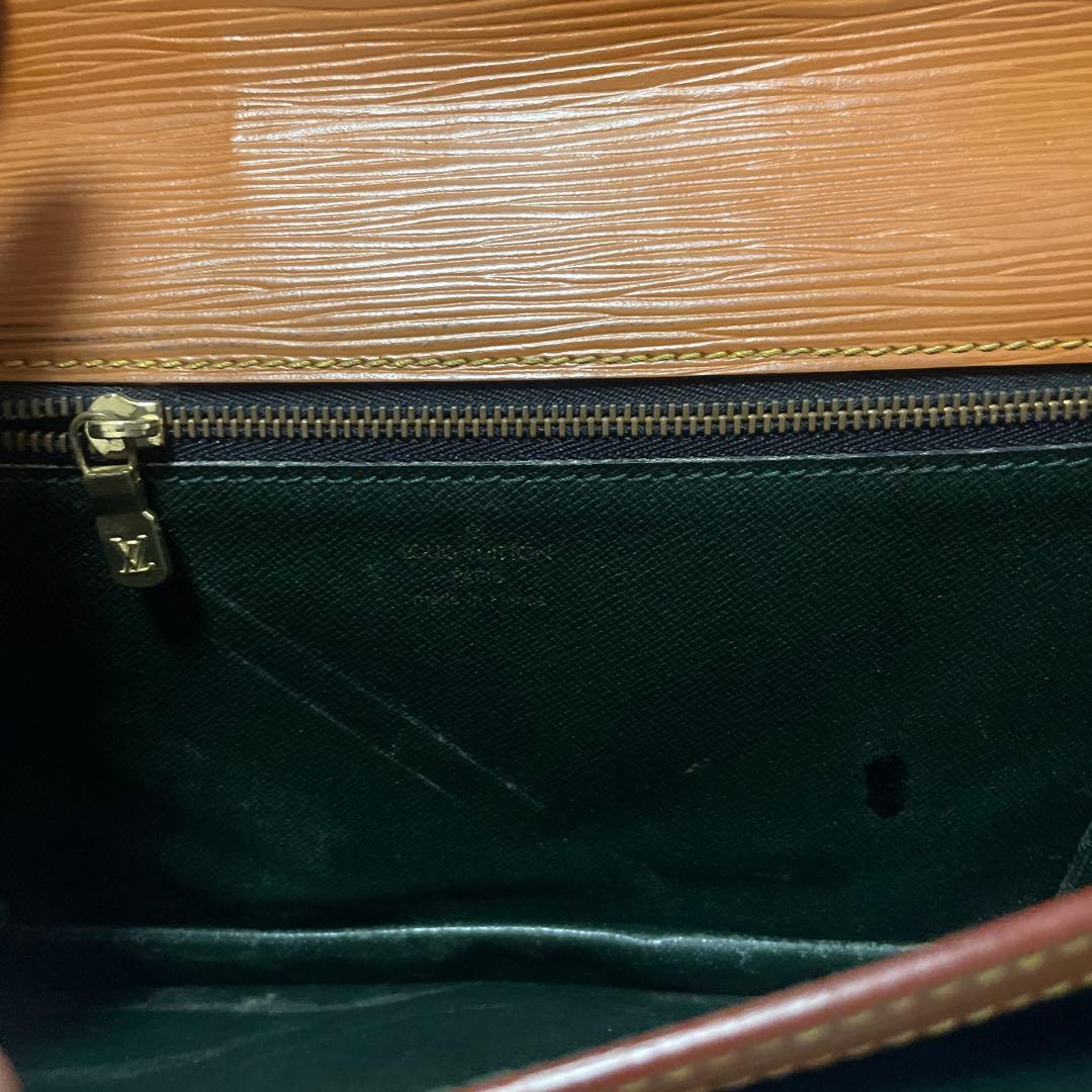 Louis Vuitton エピレザー クラッチ バッグ