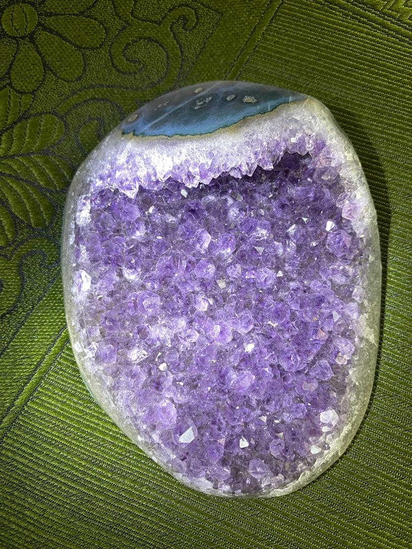 アメジスト クラスター 紫水晶 原石　瑪瑙母岩　高品質　紫水晶カッサ　273g