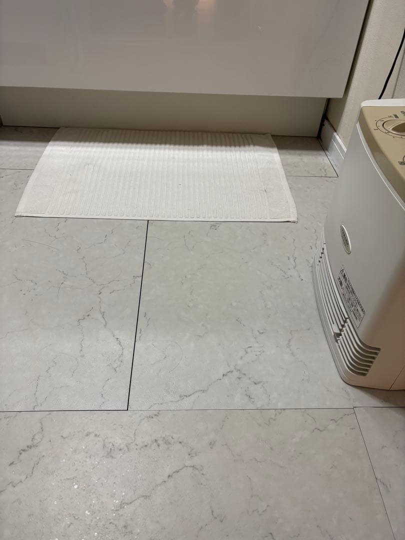 SOLUM大理石調フロアタイル２畳分フロアタイル 置くだけストーン調 ホワイト