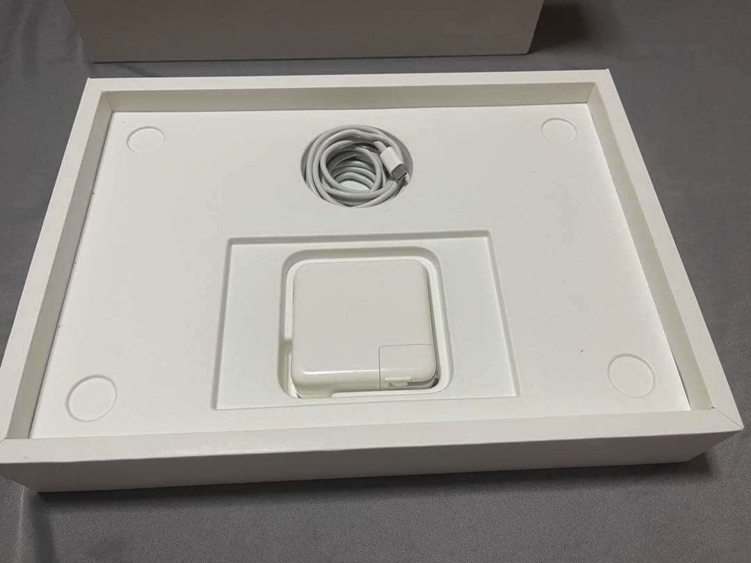 美品 Apple MacBook Pro 13インチ 充電器箱付き