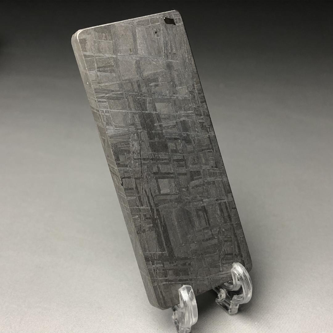 ムオニオナルスタ隕石 鉄隕石　隕石　重さ約77ｇ　ケース付き