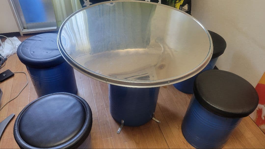 円形ステンレステーブルと椅子セット