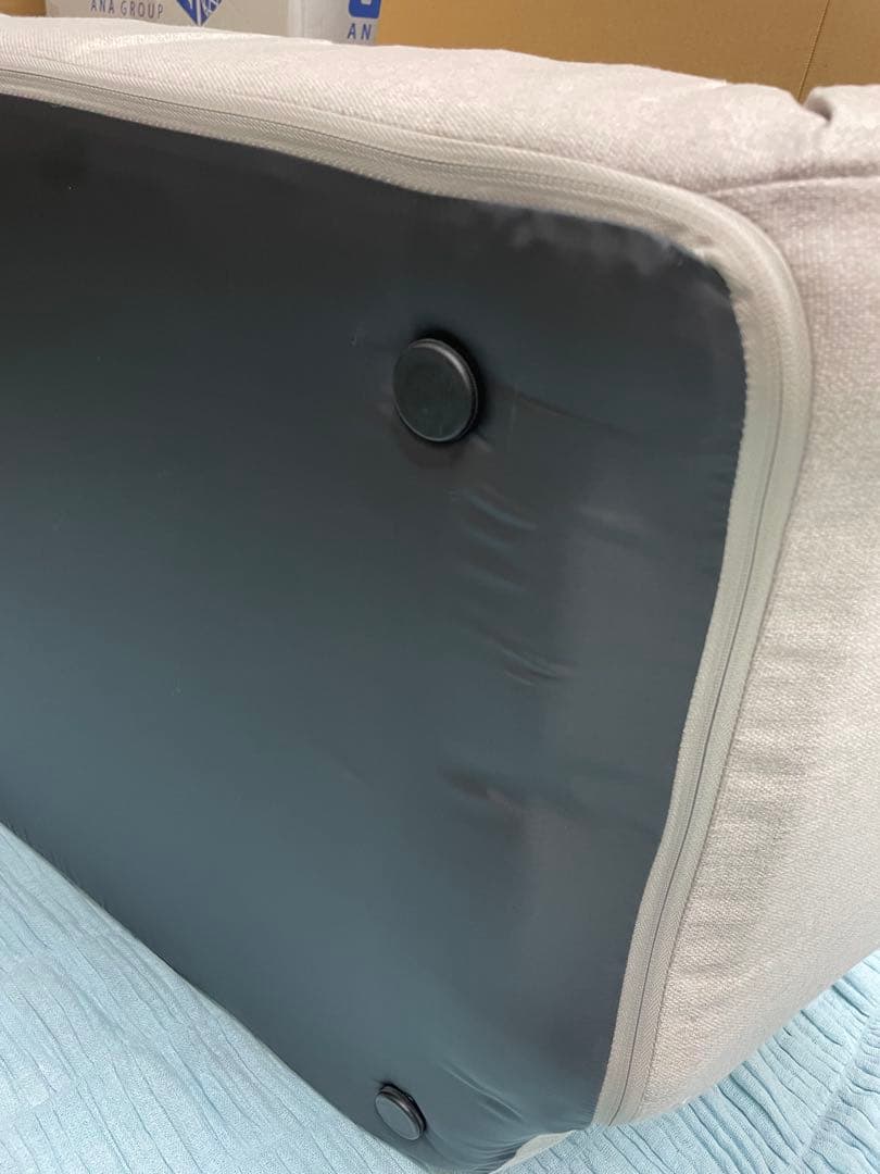 ライトグレー ファブリックソファ　ローソファ　一人暮らし