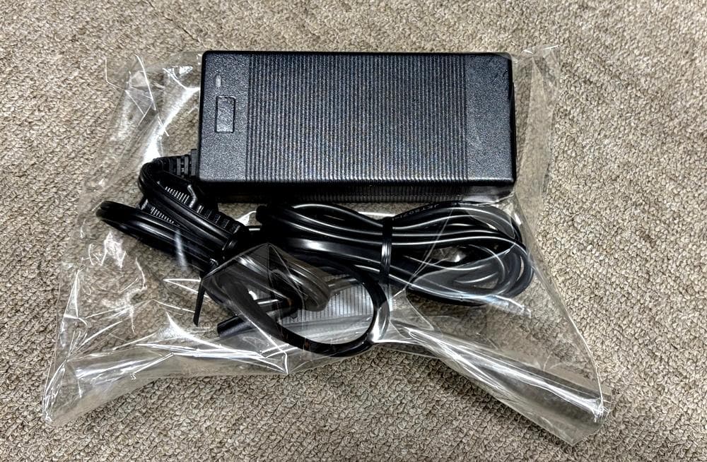 美品　アイリスオーヤマ　ポータブル冷蔵冷凍庫 IPD-4A 40L 2023年製