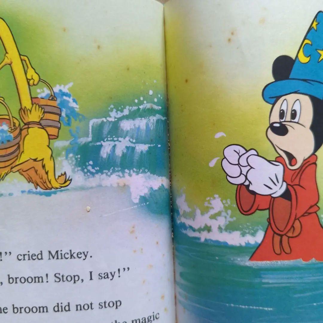 英語絵本　マドレーヌちゃん　ミッキー魔法使いの弟子　トーマス　洋書