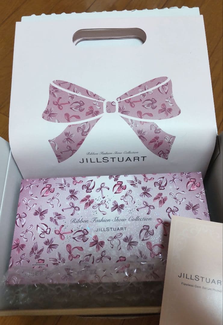 ジルスチュアート☆ クリスマスコフレ☆ショッパー付き☆新品未開封☆