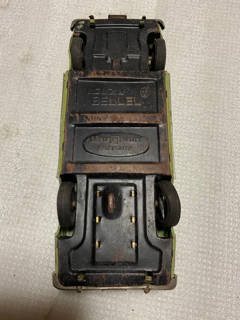 いすゞ・べレル／ブリキカー。バンダイ・ベイビー社製。【ミラー無し、僅かに錆その他