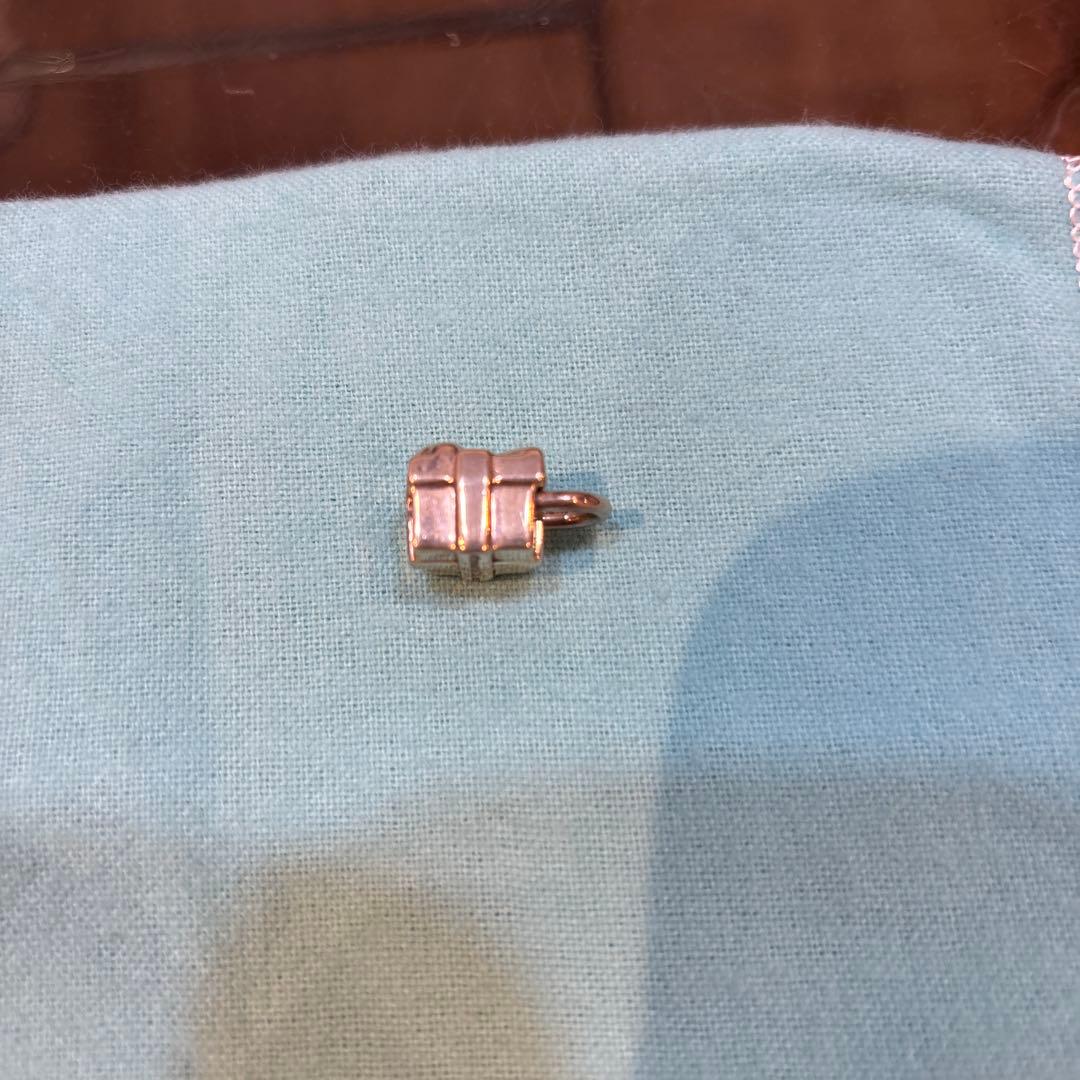 ティファニーブルーボックスチャーム