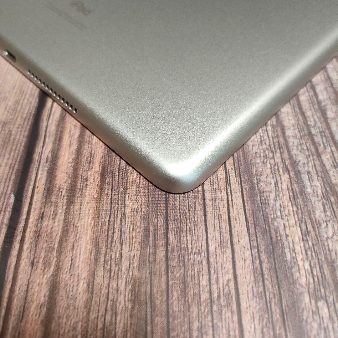 apple iPad 第8世代 128GB SIMフリー 美品