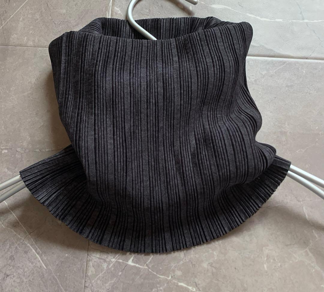 プリーツプリーズ　イッセイミヤケ　ネックウォーマー　　オーチューブ グレー美品