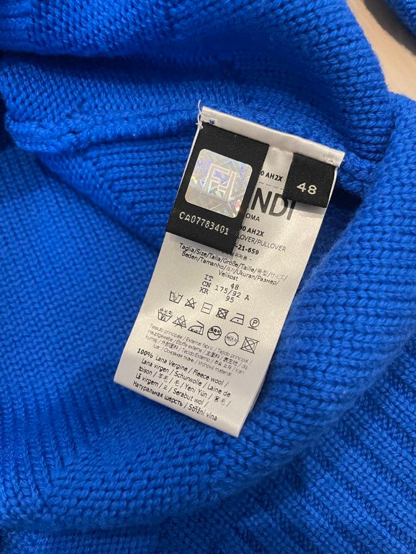 FENDI メンズ　ニットセーター 青