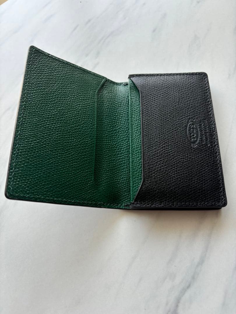 TOD'S トッズ レザー 名刺入れ カードホルダー 黒色　バイカラー