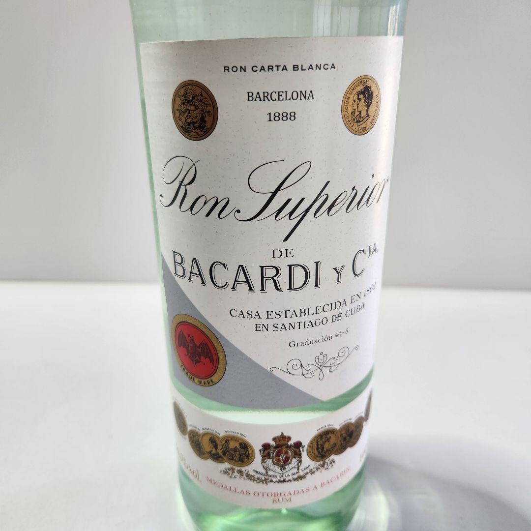 新品　未開栓 バカルディ　スペリオール　ヘリテージ　ラム　ホワイト　木箱入り