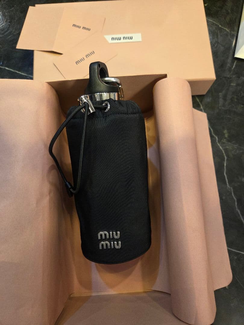 新品 miumiu ステンレスボトル 水筒＋ケース　ブラック