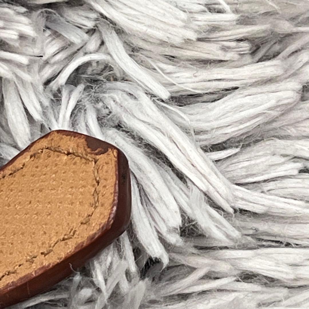 美品✨PRADA ラウンドファスナー　キルティング　長財布　メタルロゴ　キャメル