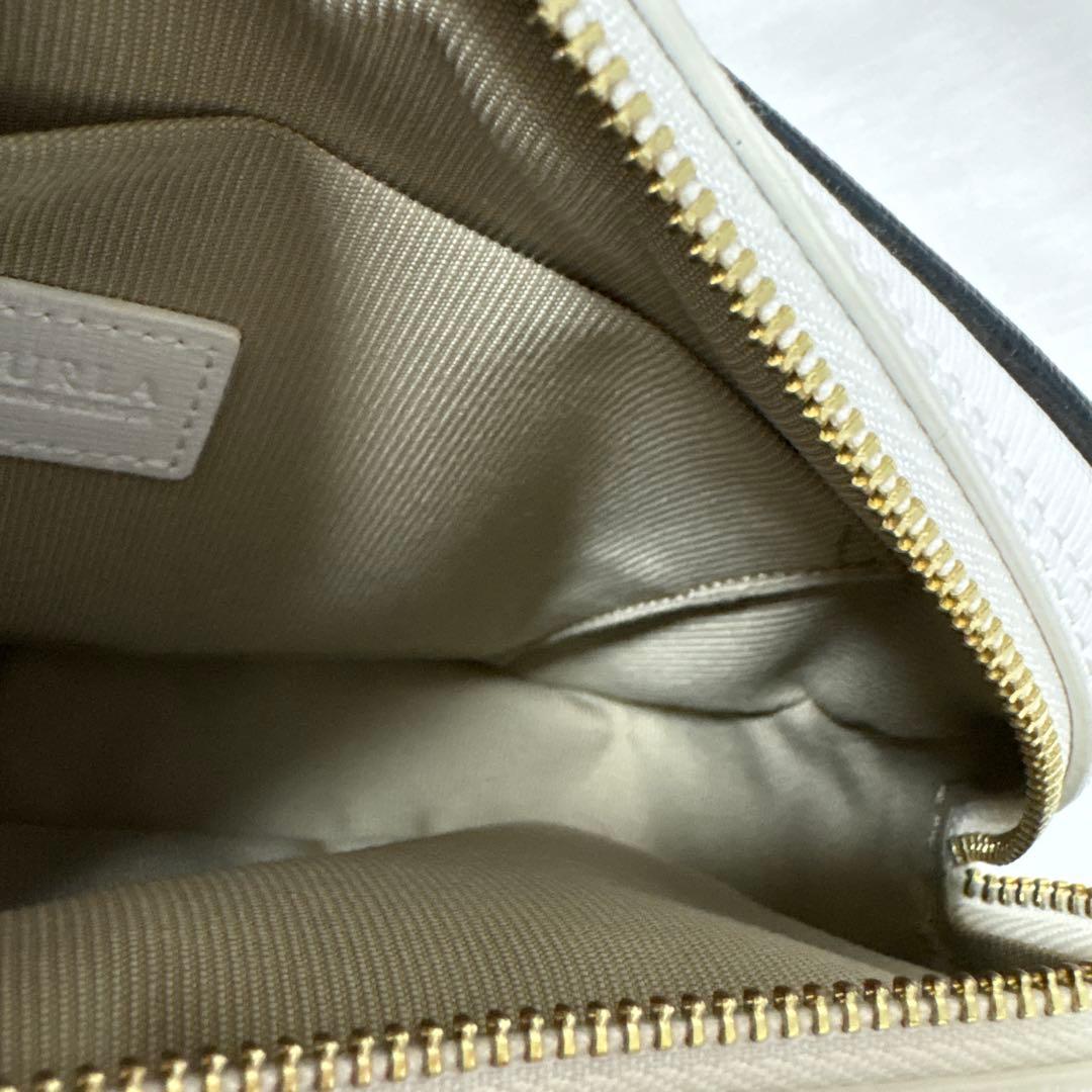 FURLA LILLI リリー　XLサイズ　ホワイト　ショルダーバック