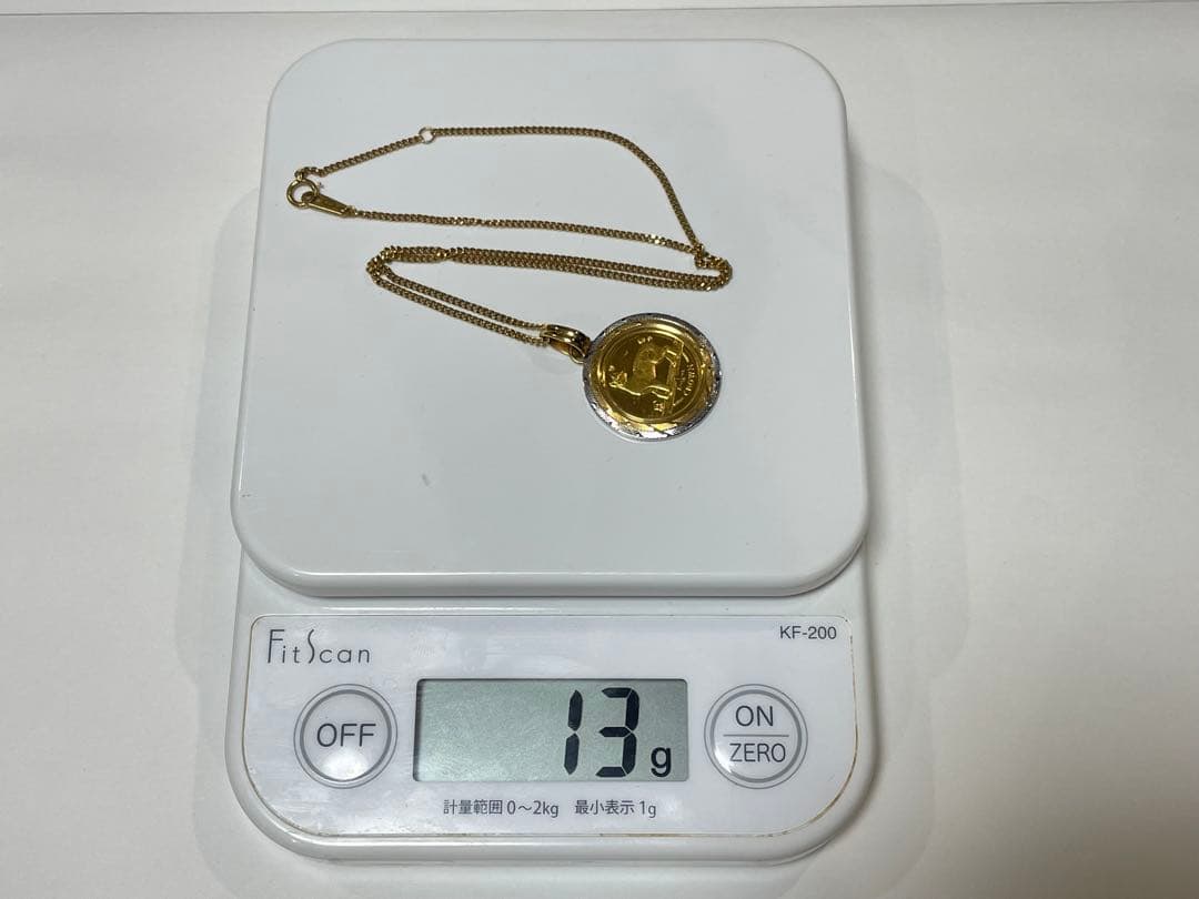 18金ゴールド製のペンダントネックレス 箱付き中古良品