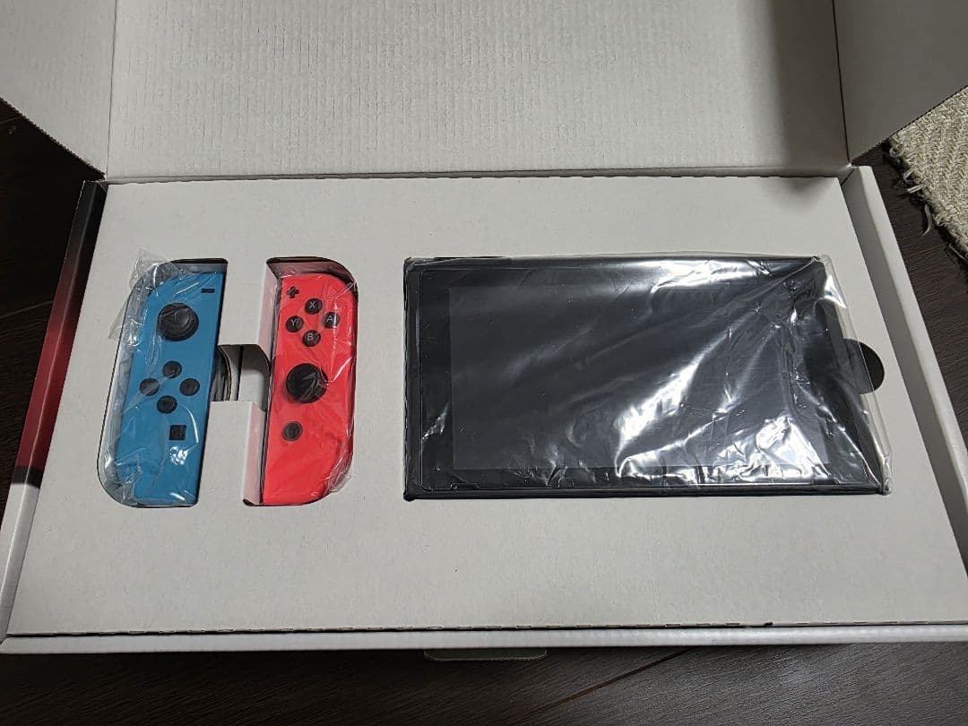 ひ*ん様 【おまけ付き】Nintendo Switch スイッチ 本体 付属品全