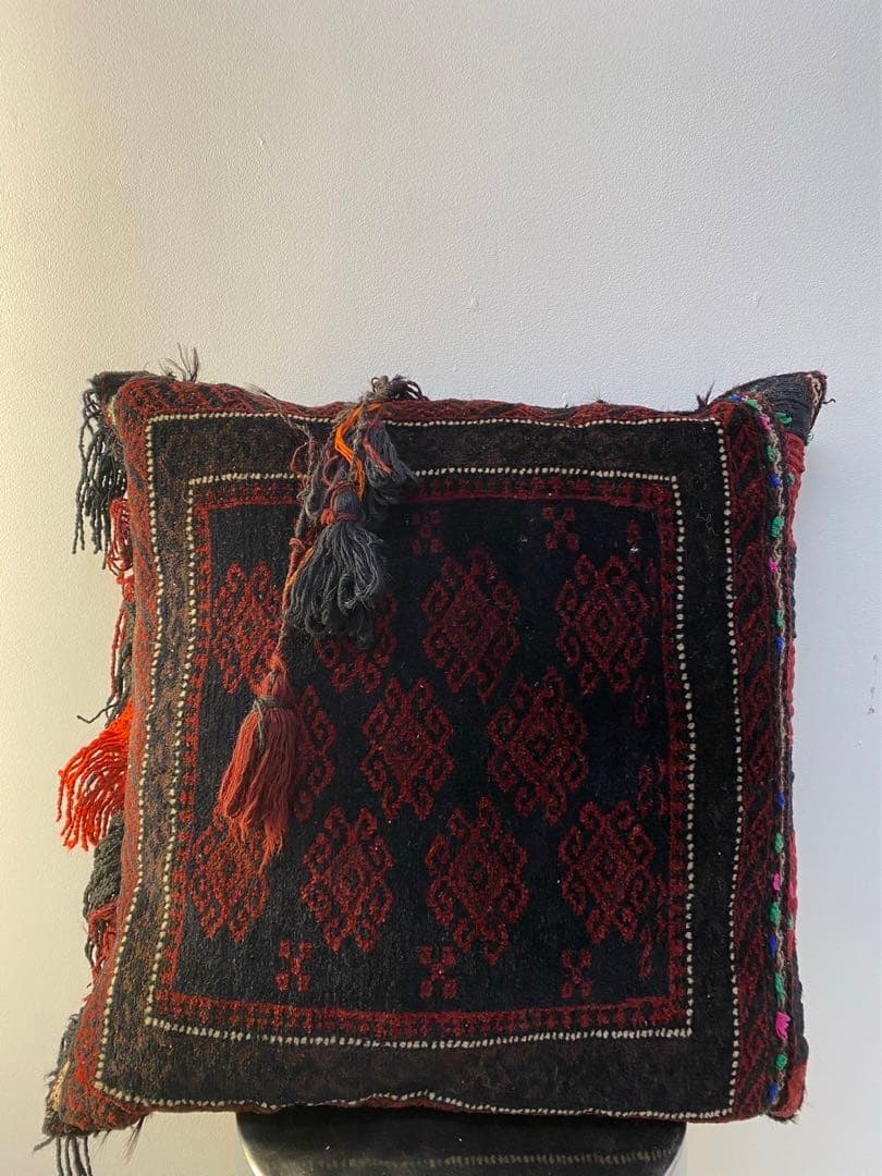 ②オールド絨毯 手織り クッション ヴィンテージ バルーチ族 トライバルラグ