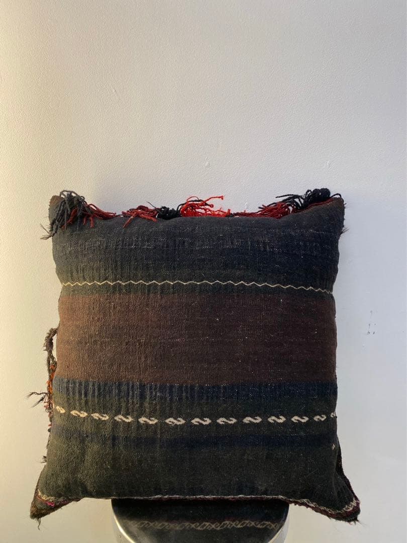 ②オールド絨毯 手織り クッション ヴィンテージ バルーチ族 トライバルラグ