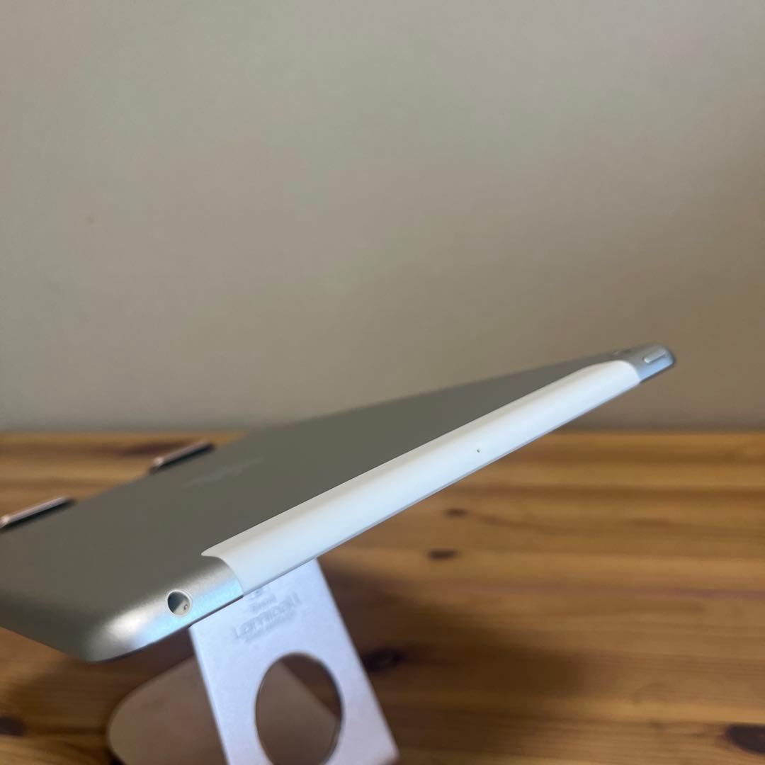 超美品！iPad 7世代 32G Wi-Fi + Cellular シルバー
