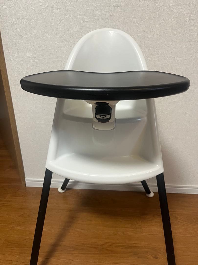 ベビービョルン　BABYBJÖRN ハイチェア ホワイト/ブラック