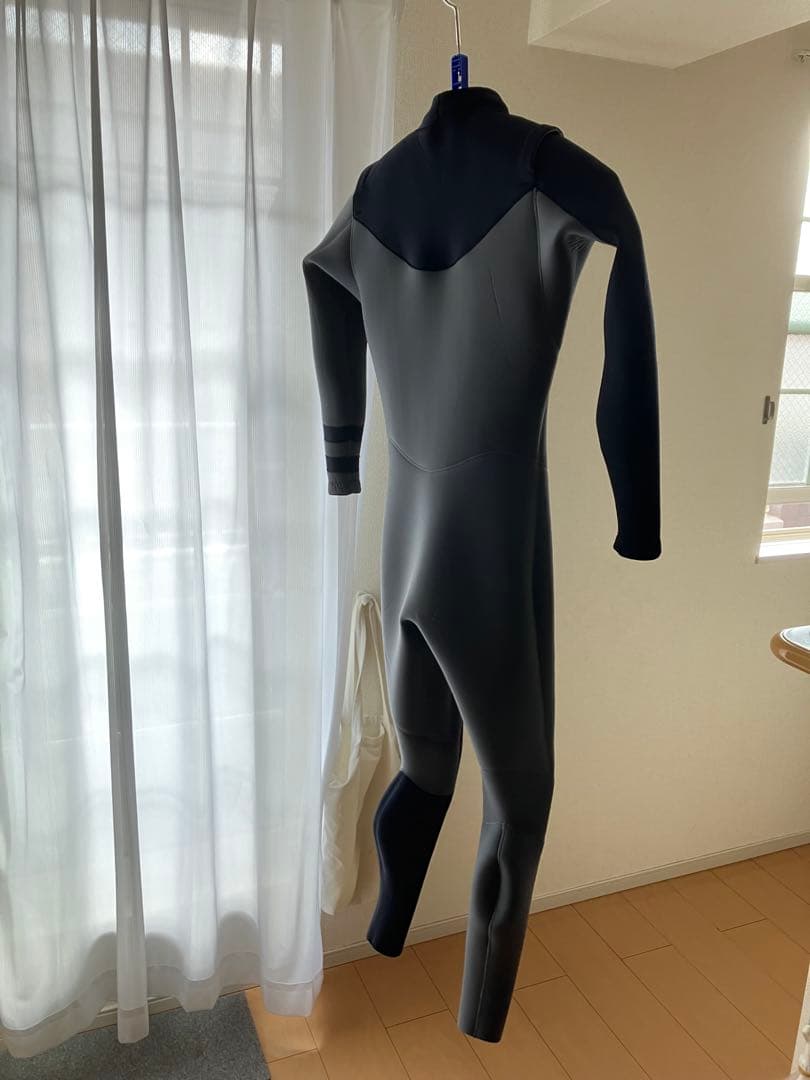 mellow wet suit MLサイズ　3mmジャーフル