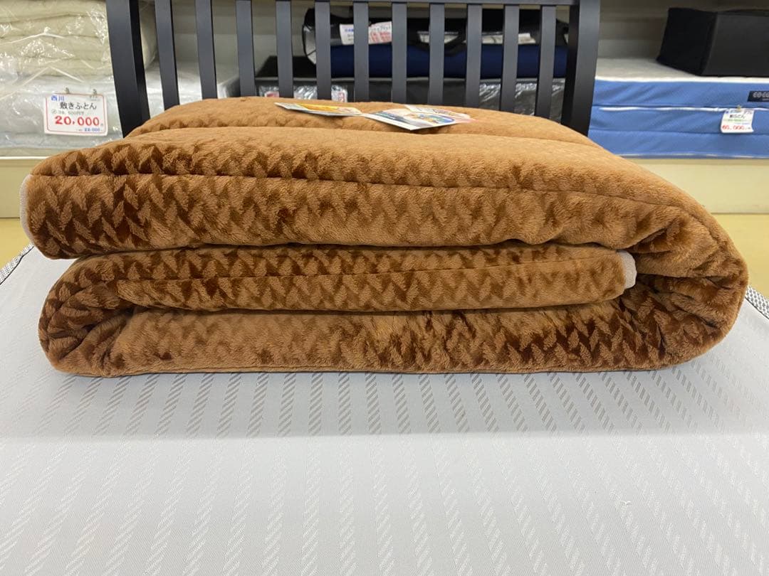 温泉毛布　敷きパッド・遠赤外線効果でポカポカ・静電気抑える・泉大津製・シングル