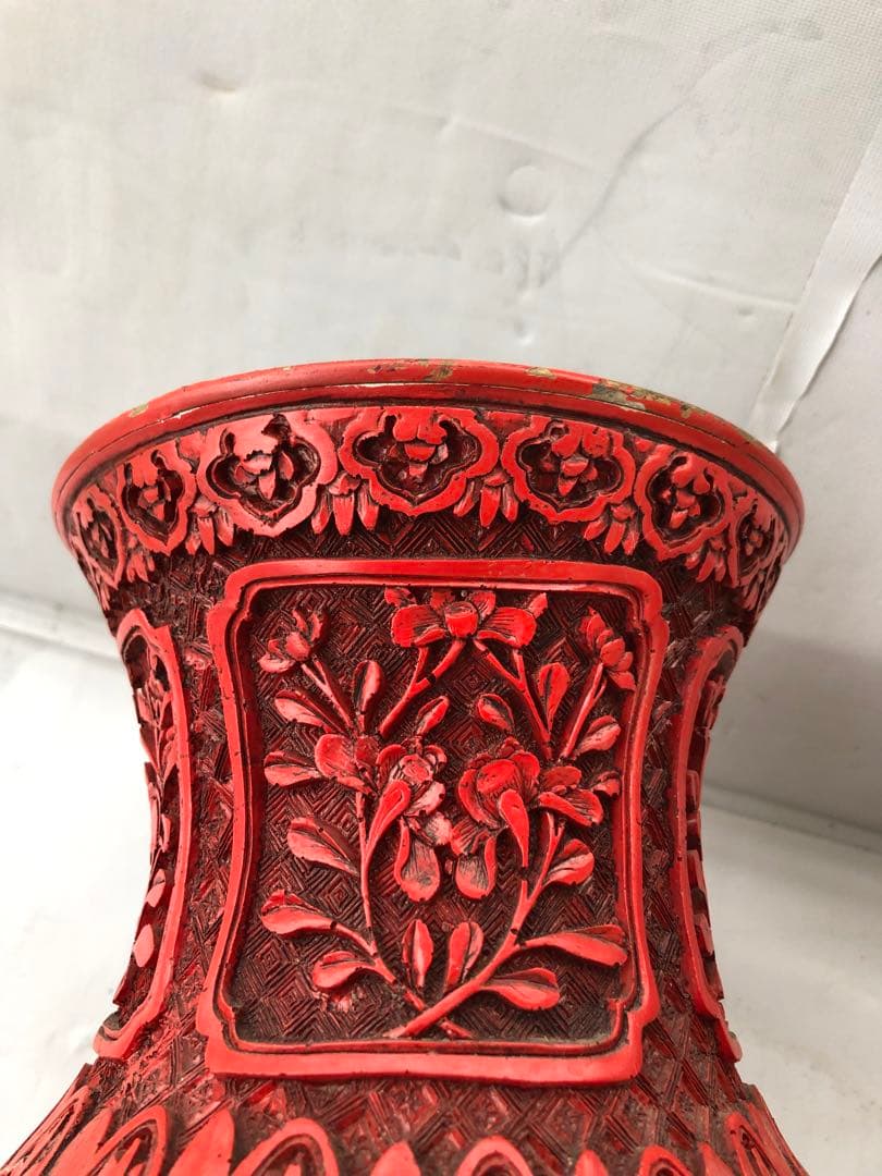 中国美術 人物彫文堆朱花瓶 高48cm 銅製 細密細工 花文 骨董(I95)