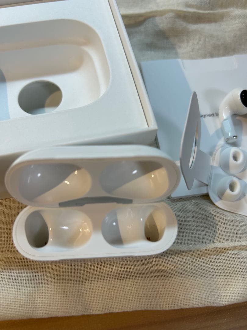 AirPods Pro 第一世代　ワイヤレス充電ケース付き