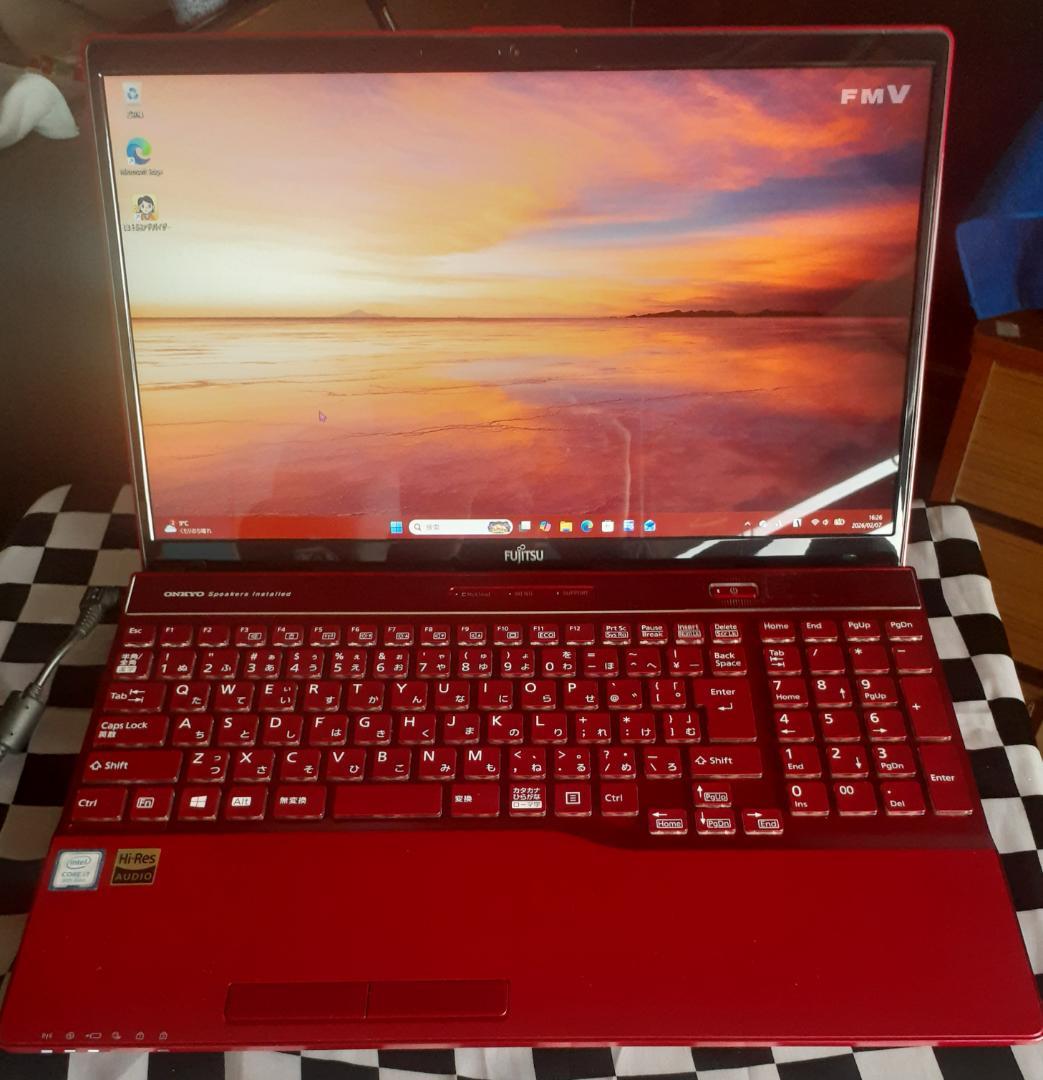 富士通LIFEBOOK FMV ノートPC 8世代 Core i7-8565U