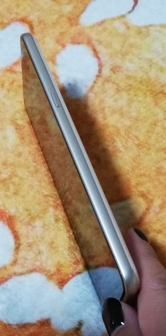 LG V60 ThinQ 5G 本体 ゴールド