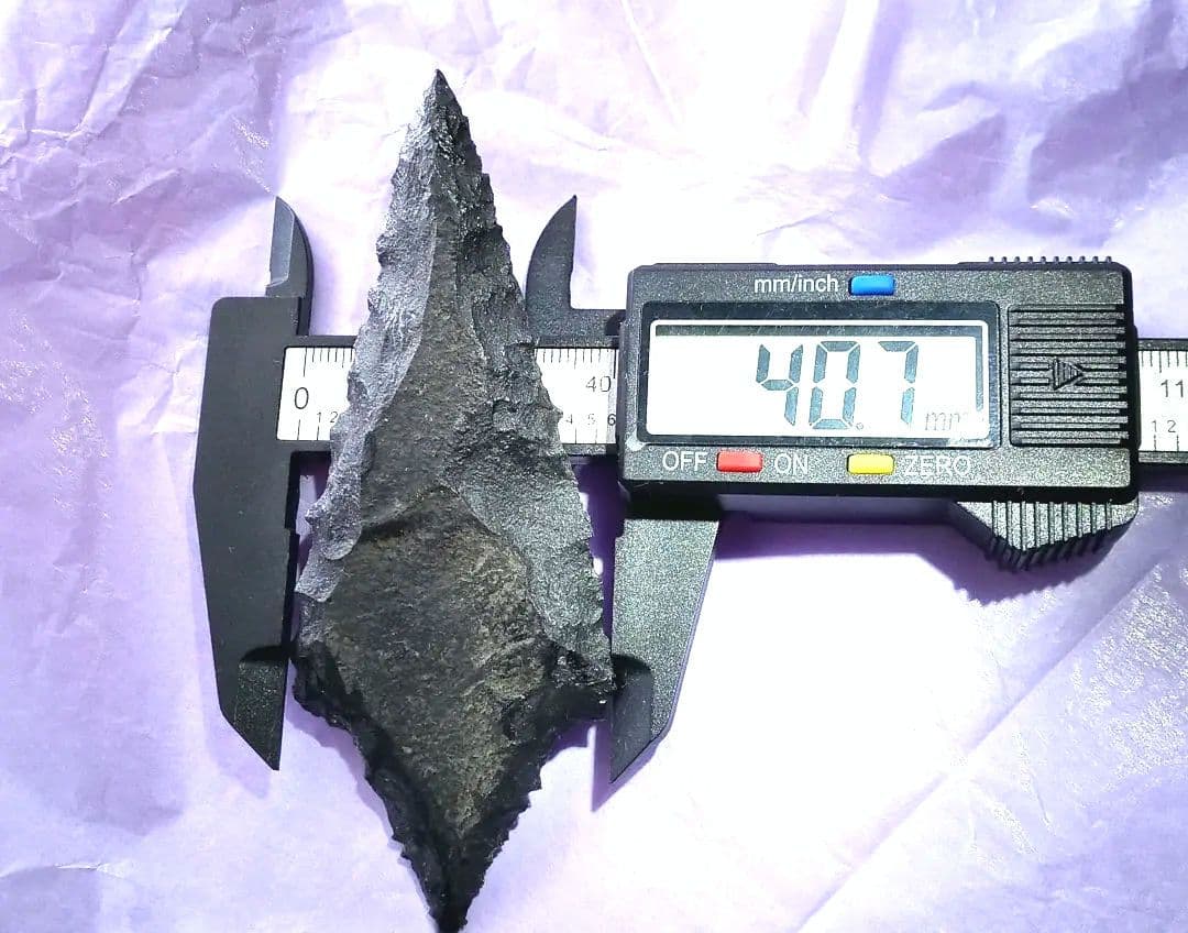 原始人 アイヌ仕様。pro 有舌尖頭器 石器 模写　サヌカイト