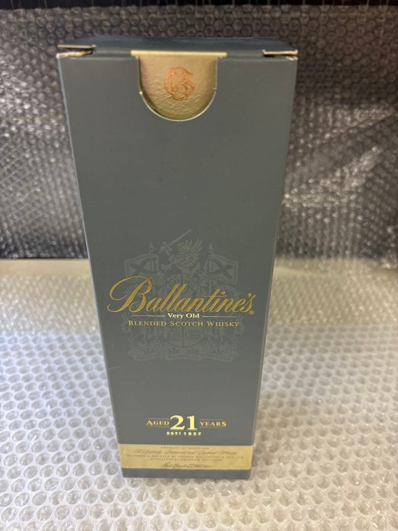 く*か様 未開栓 バランタイン 21年 黒 キャップ 箱付き 40% 700ml