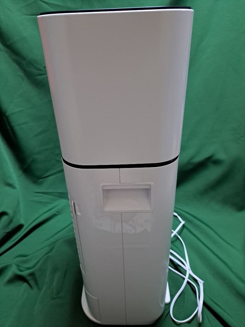 美品　アイリスオーヤマ　　衣料乾燥除湿機　DDDー50E