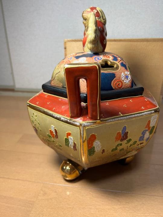 568 九谷焼　時代物　香炉　獅子　鶴　花紋　古美術品　金彩