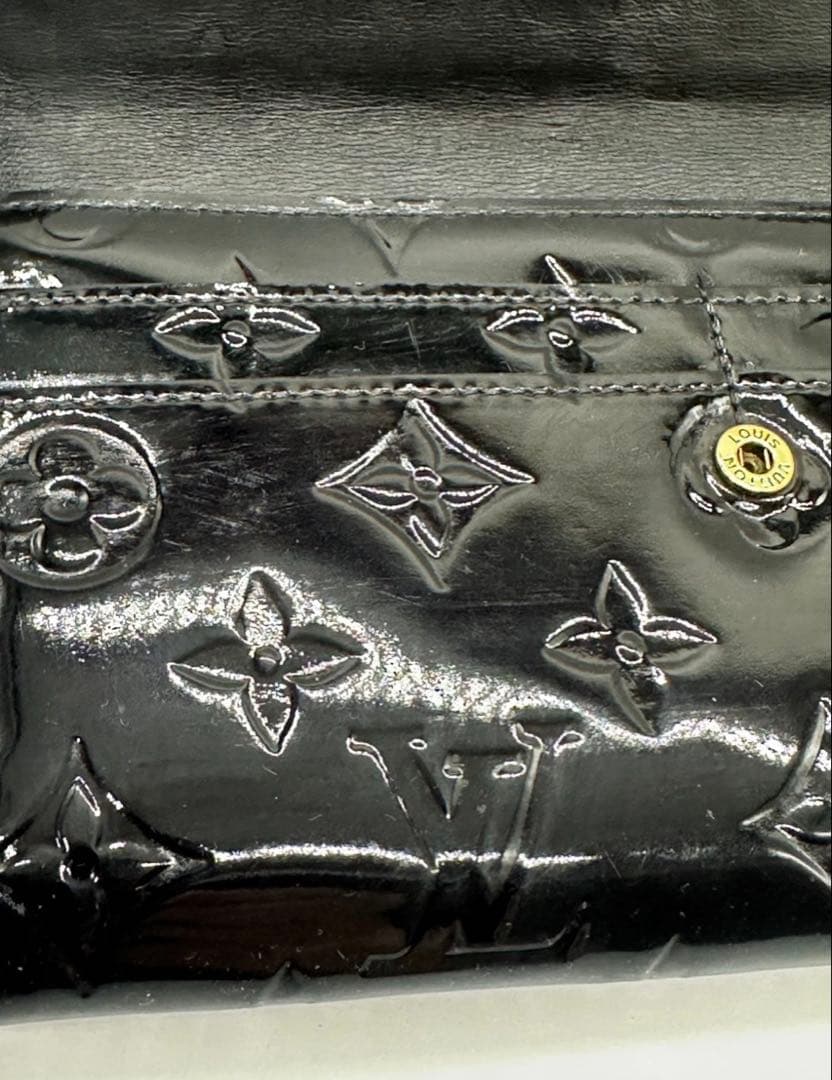 ルイヴィトン ヴェルニ ポルトフォイユ サラ　M90080