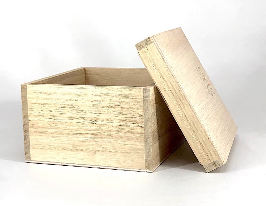 京焼・清水焼　清閑寺窯　杉田祥平作　犬交趾　香合　保護箱　無傷　保証。