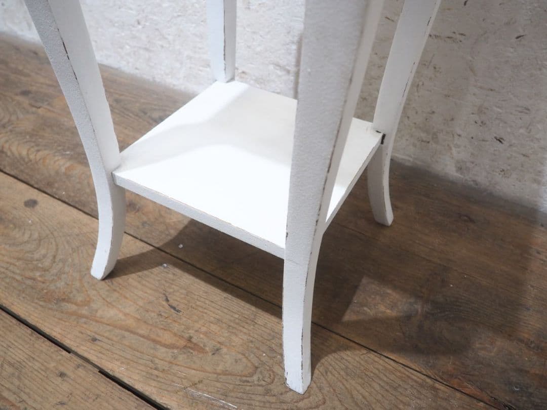 1242 白ペンキの陳列台　花台　展示台　テーブルリメイク　レトロ　ビンテージ